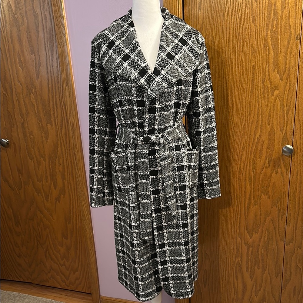 Shinestar Black and White Plaid Jacket size medium.